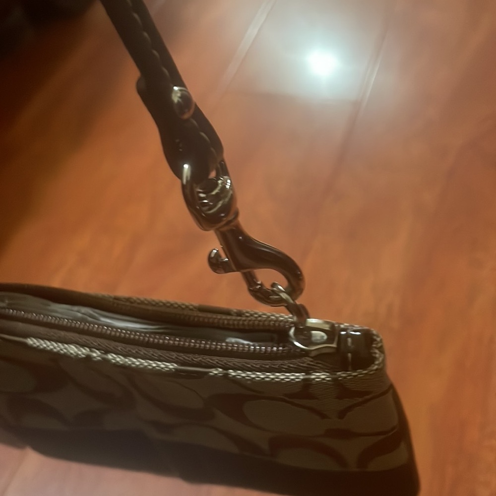 Coach wristlet - Picture 7 of 8